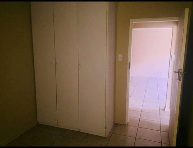 2 BEDROOM APARTMENT FOR SALE IN SILVERTON